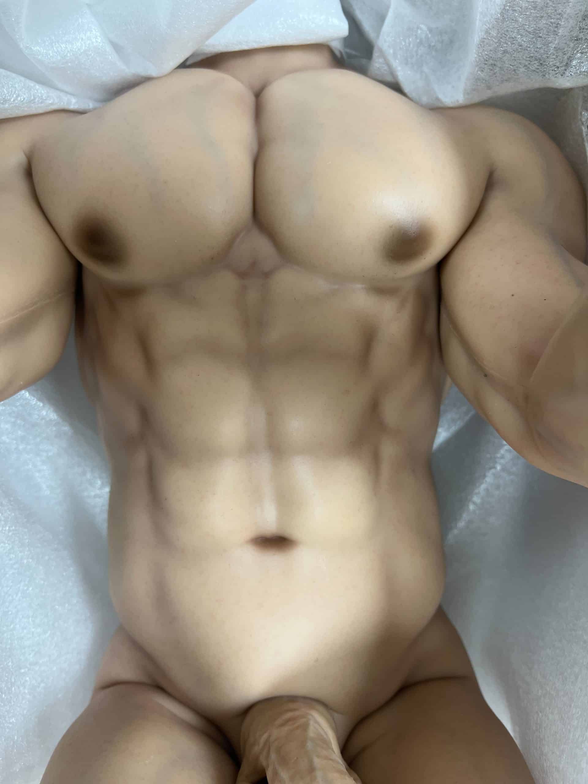 Realing 睿靈正面肌肉細節