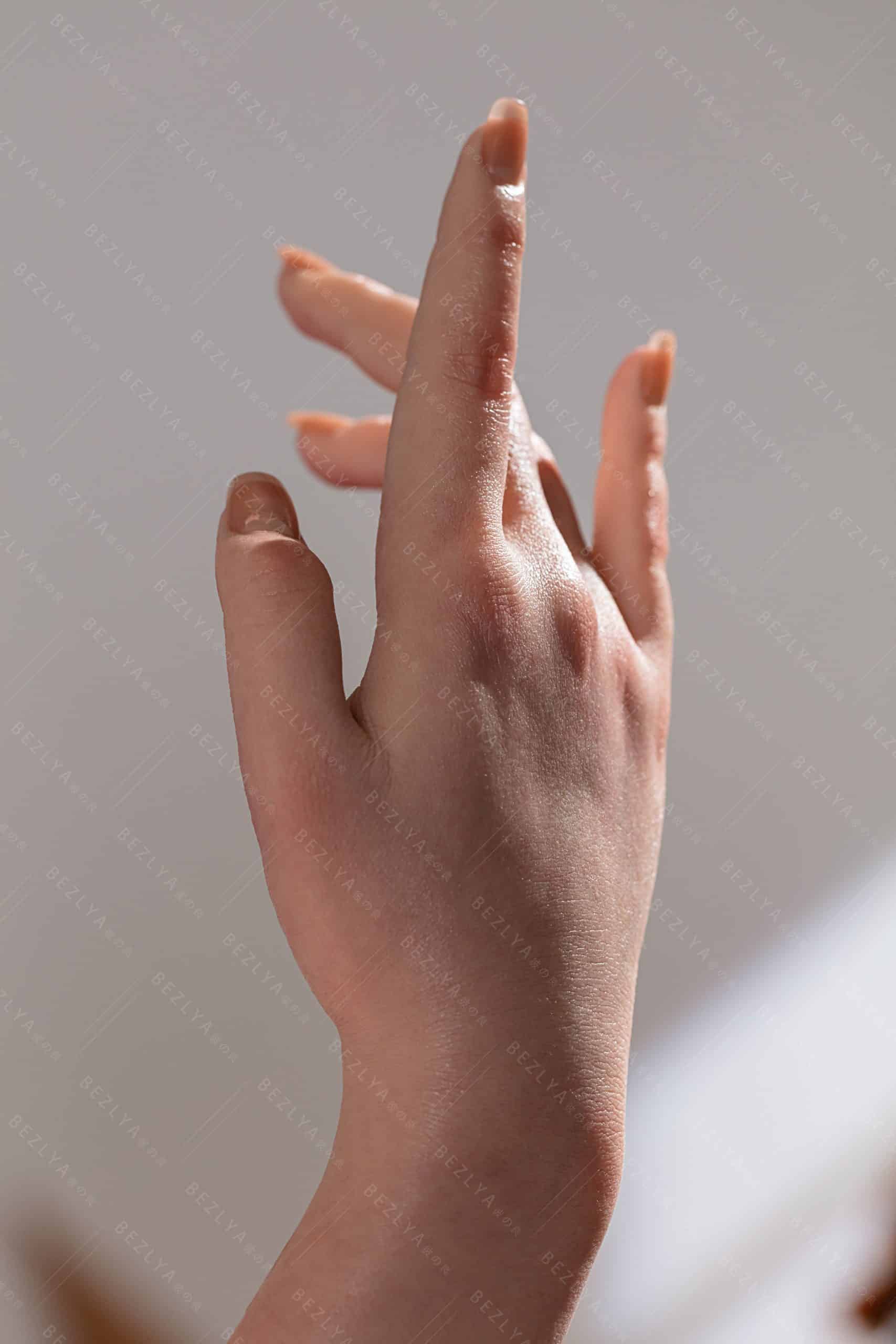2.2U 手腳細節照2