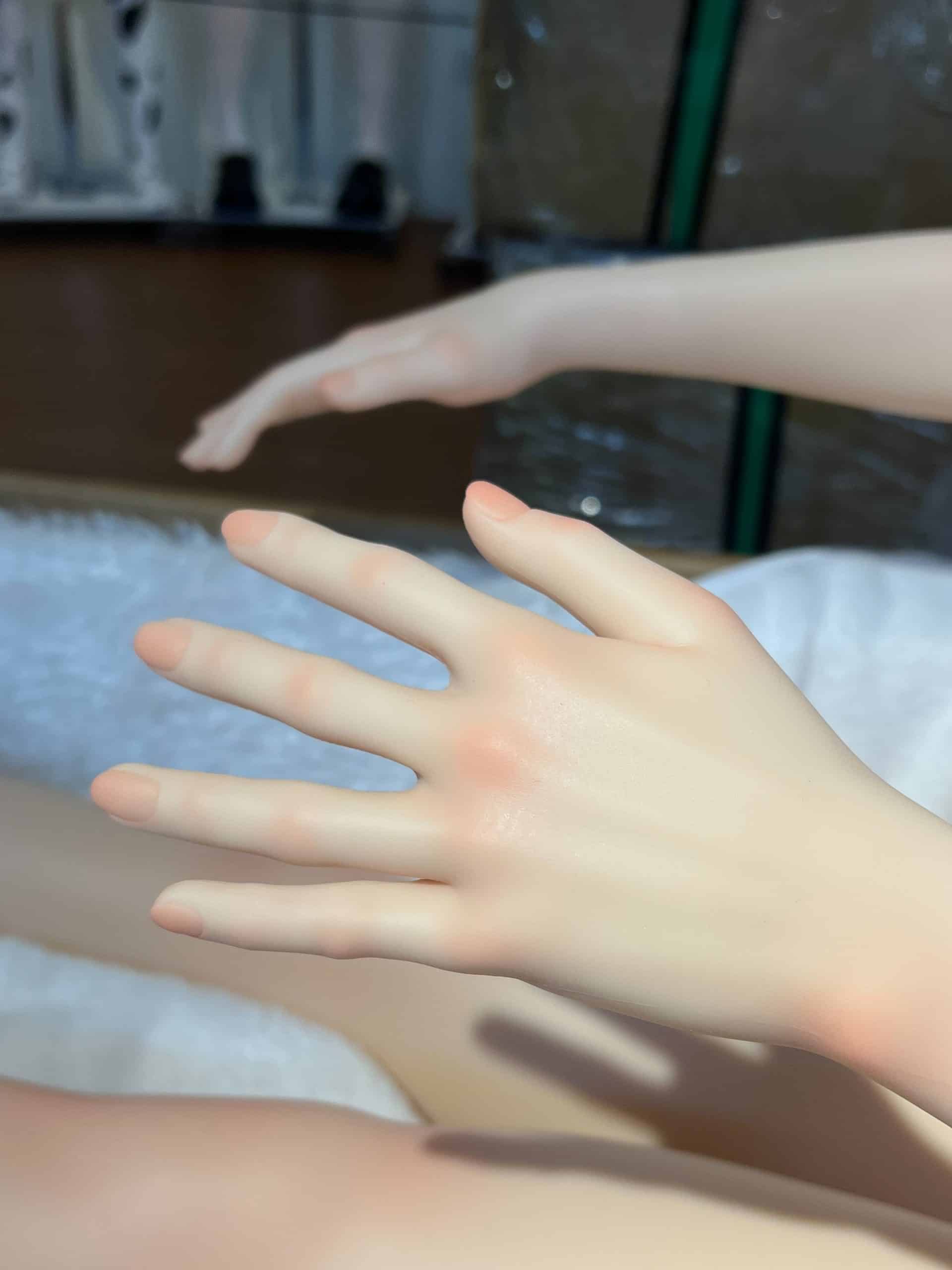 Kiradols娃娃手指細節