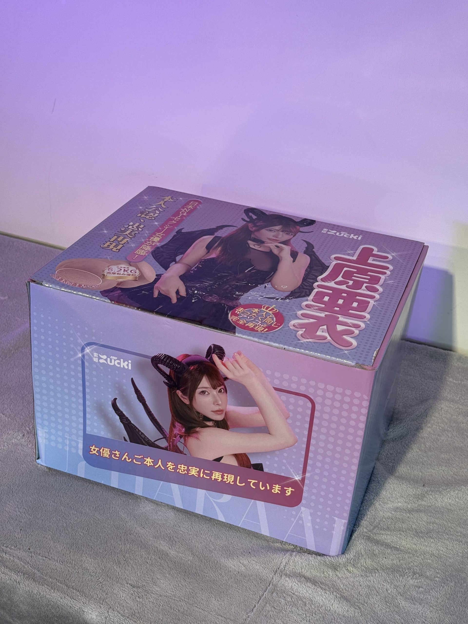上原亞衣真人倒模開箱｜商品外箱右側實拍