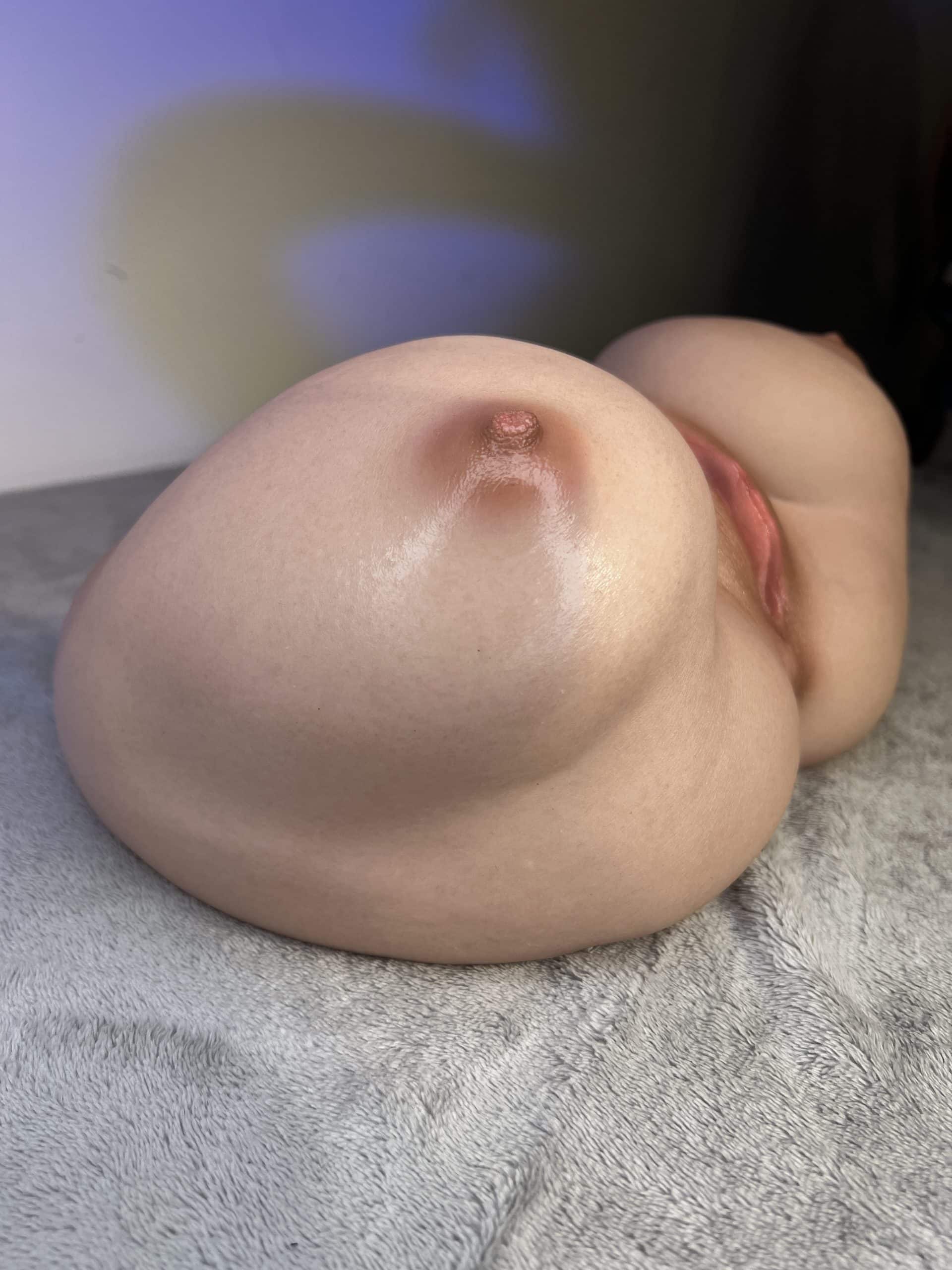 玩偶姊姊胸部倒模雙乳夾芯倒模本體外觀四
