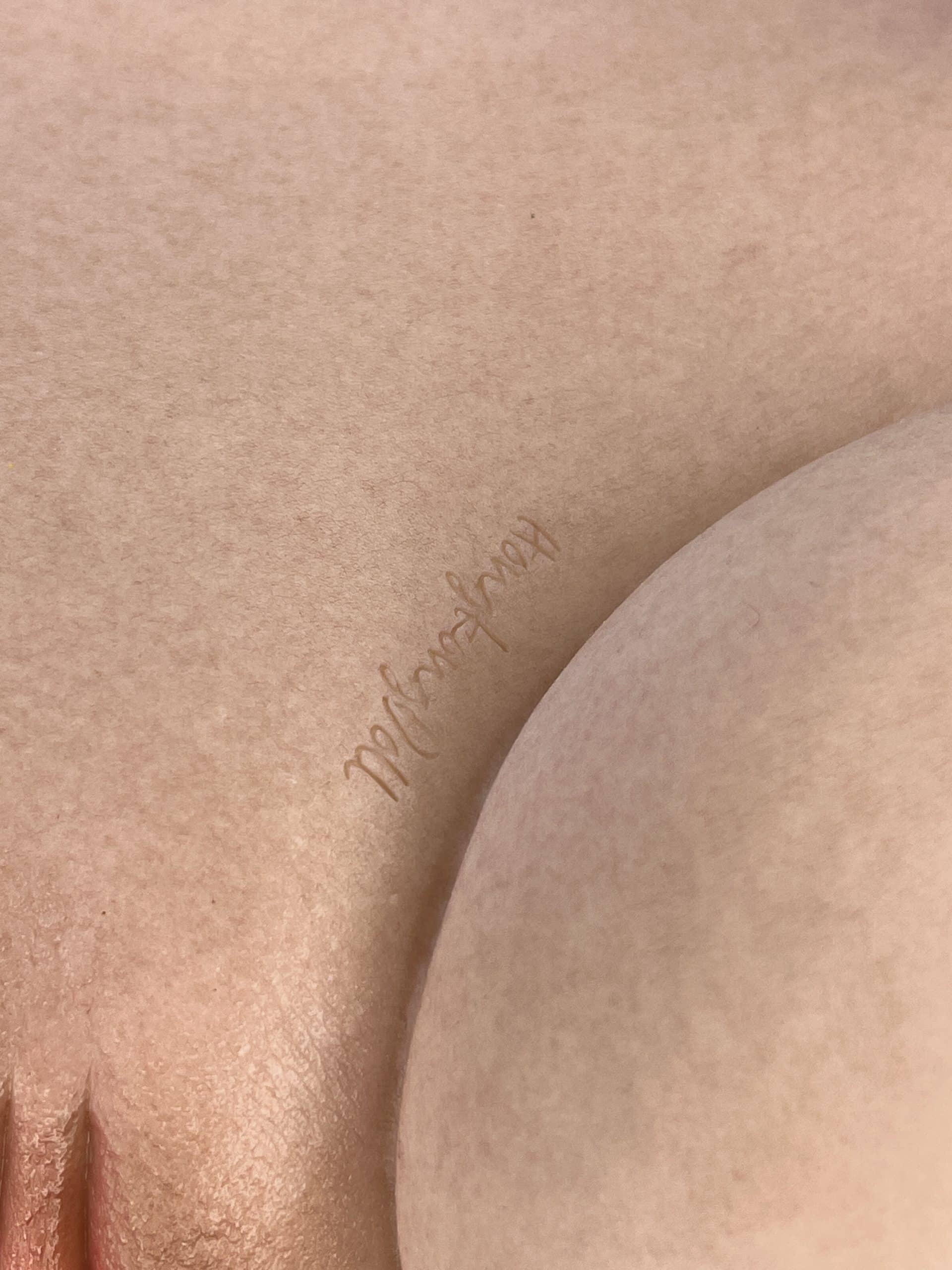 HongKongDoll 玩偶姐姐雙乳夾芯倒模簽名刻印細節