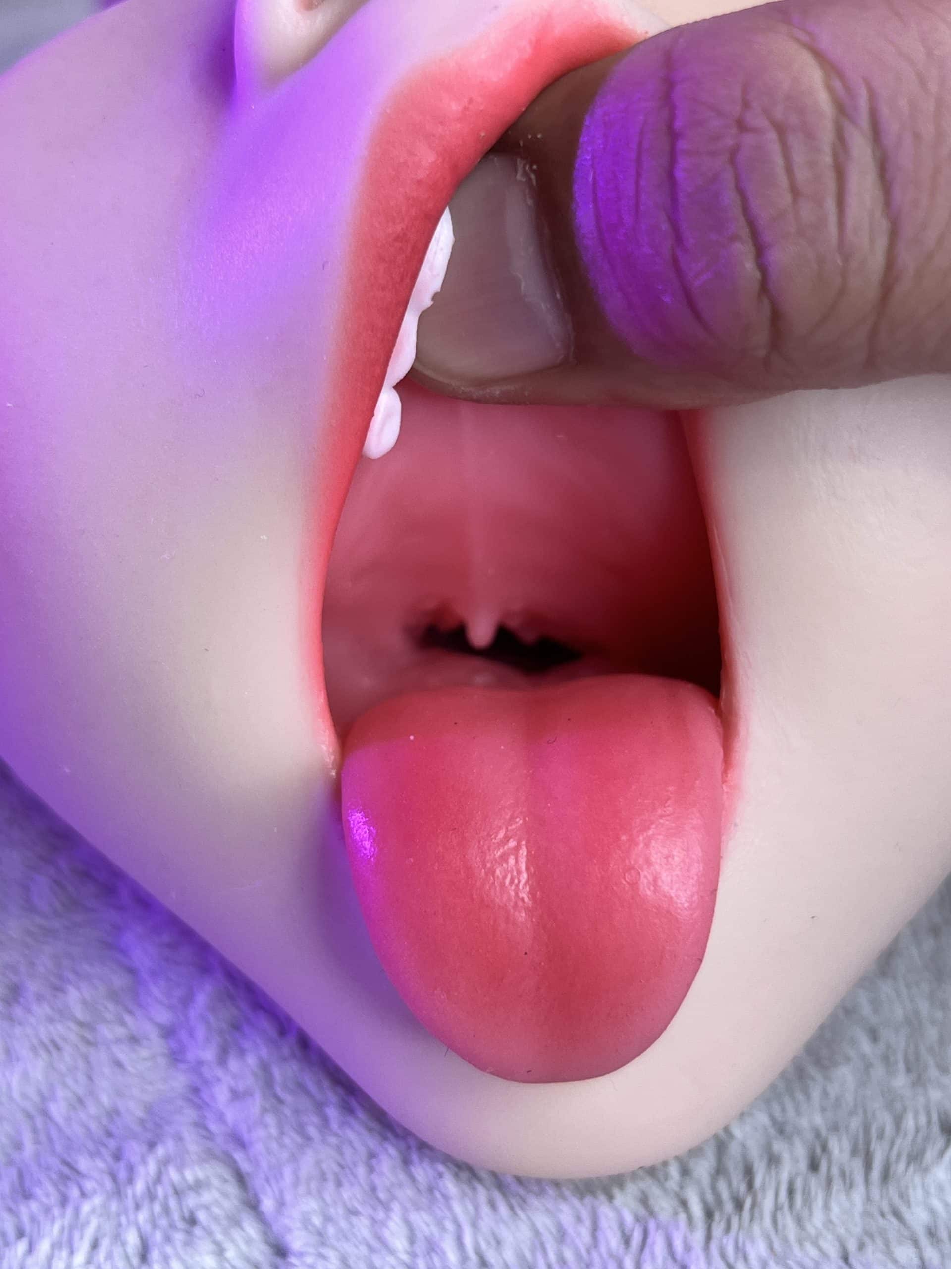 深喉吐舌口交杯口腔內部 細膩紋理 口交名器